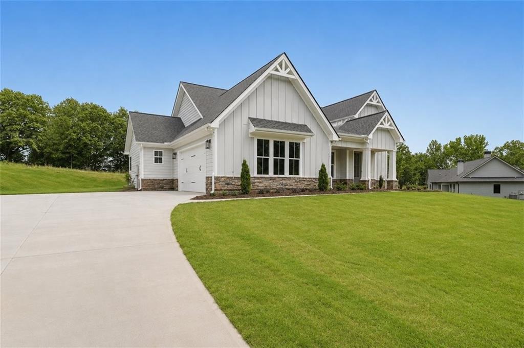 77 Maney Drive Property Photo 3