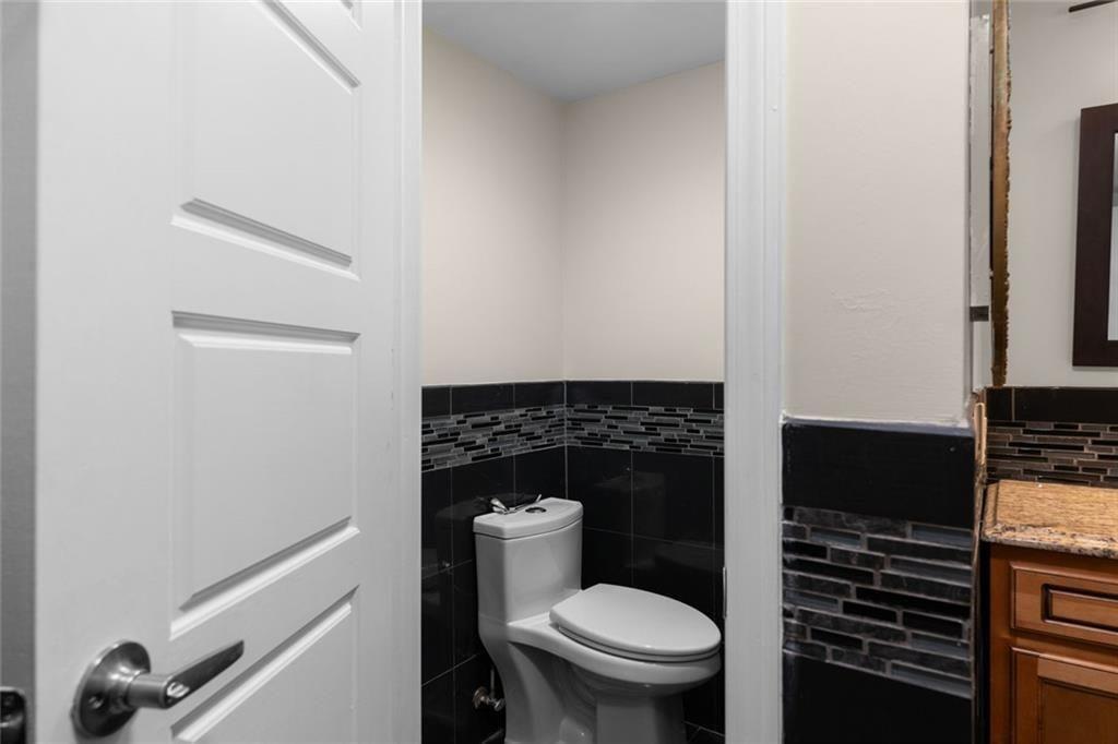212 Kings Property Photo 100