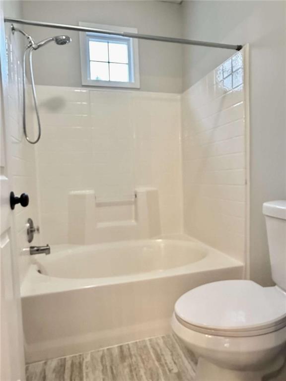 305 Windcroft Property Photo 8