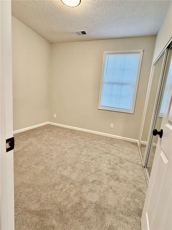 305 Windcroft Property Photo 9
