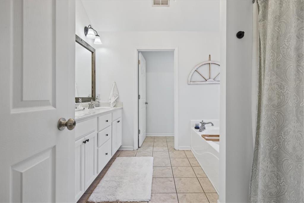 18 Park Circle Property Photo 27