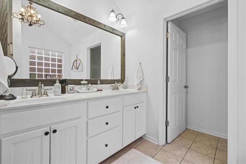18 Park Circle Property Photo 29