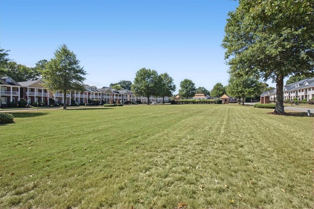 18 Park Circle Property Photo 44
