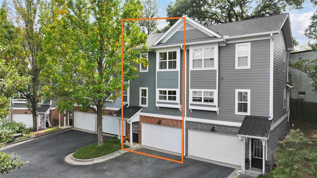 242 Carlyle Park Drive Ne Property Photo 1
