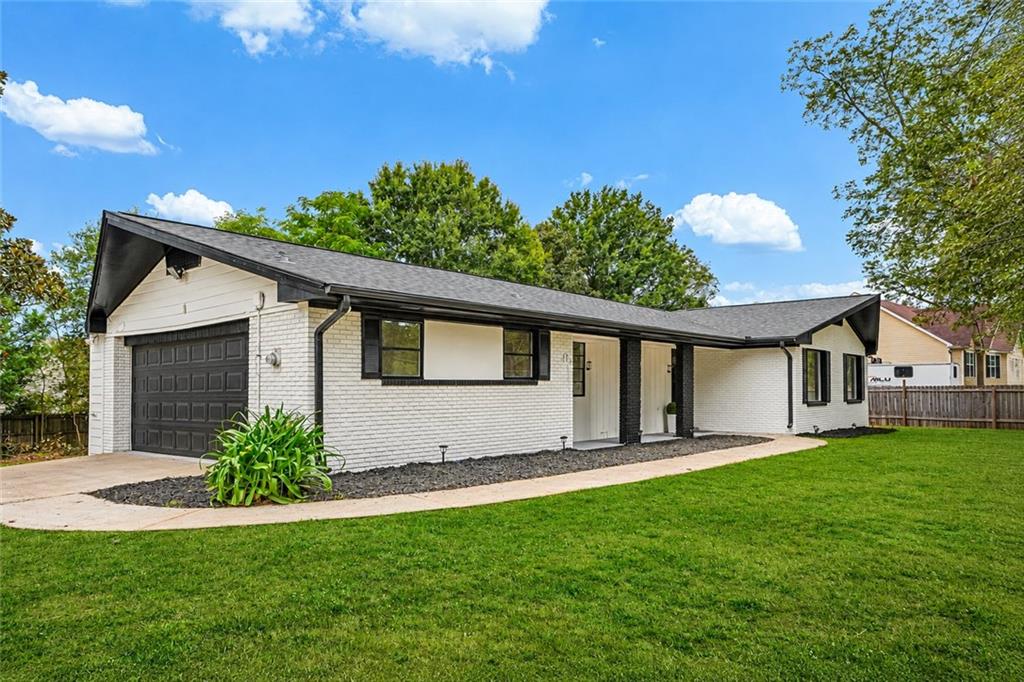 2521 Fairview Road Property Photo 1