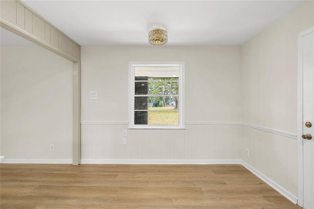 2521 Fairview Road Property Photo 11