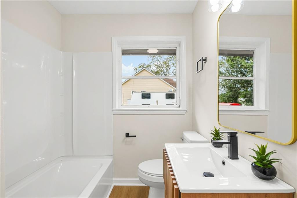 2521 Fairview Road Property Photo 14