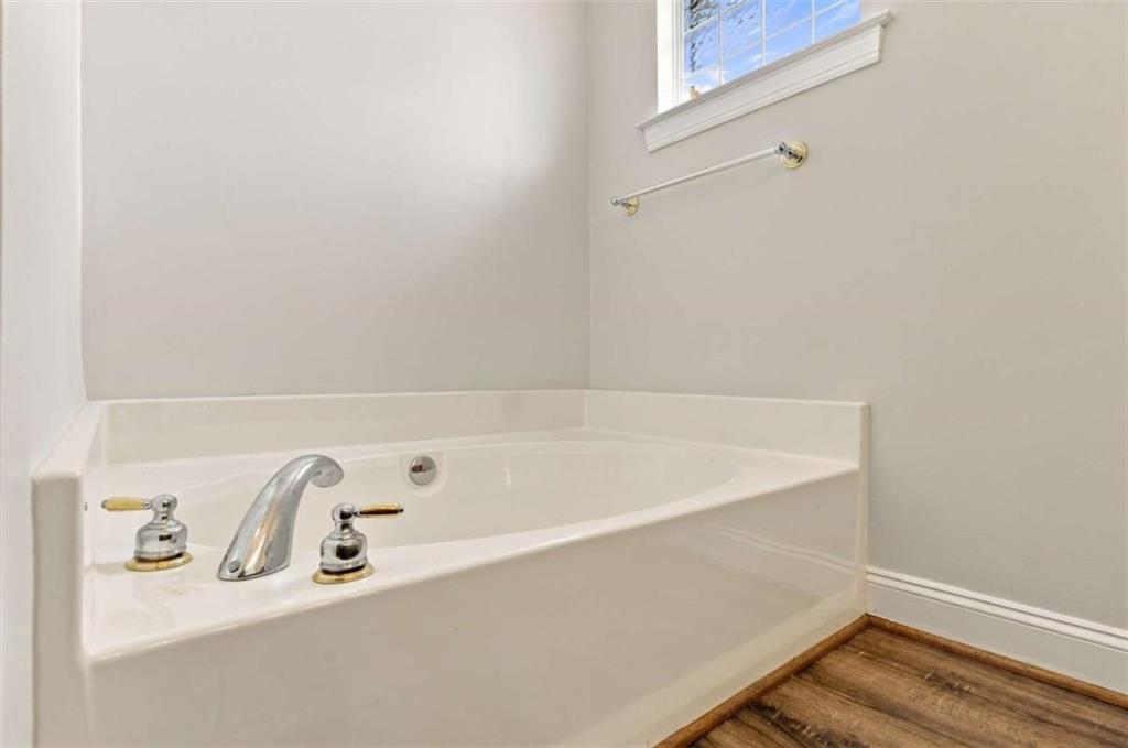 1 N Pointe Drive Ne Property Photo 16