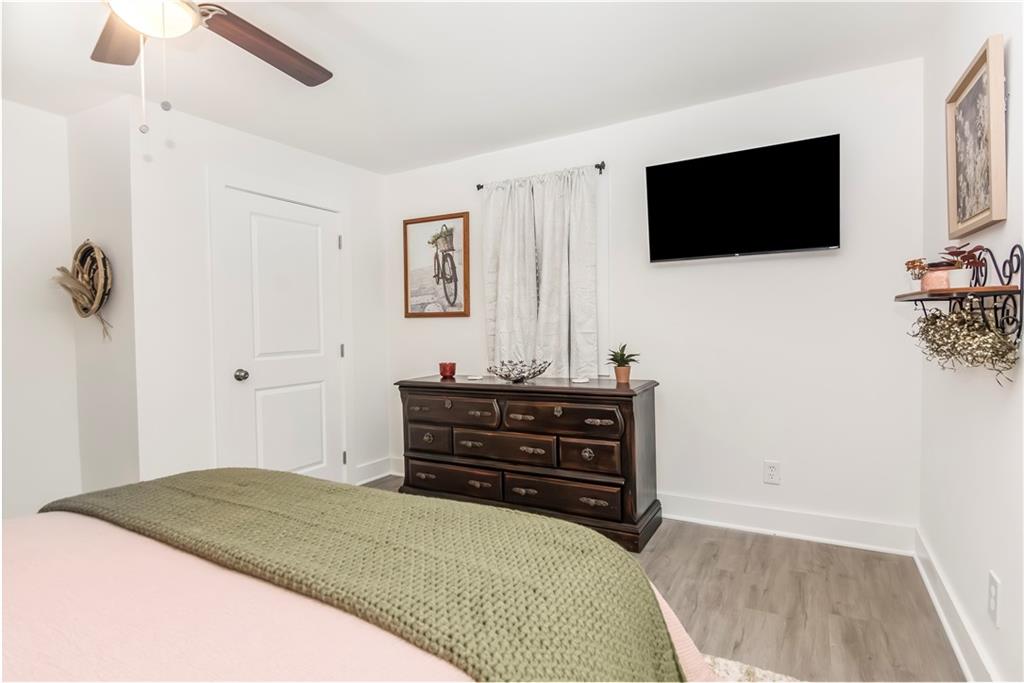 587 E Oak Trace Property Photo 15