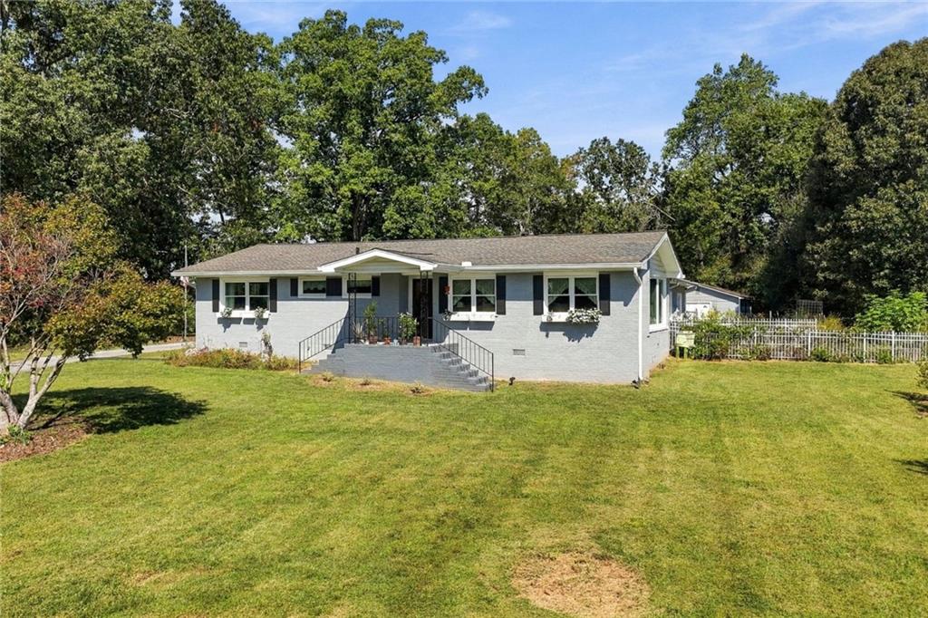 142 Collett Drive Property Photo 1