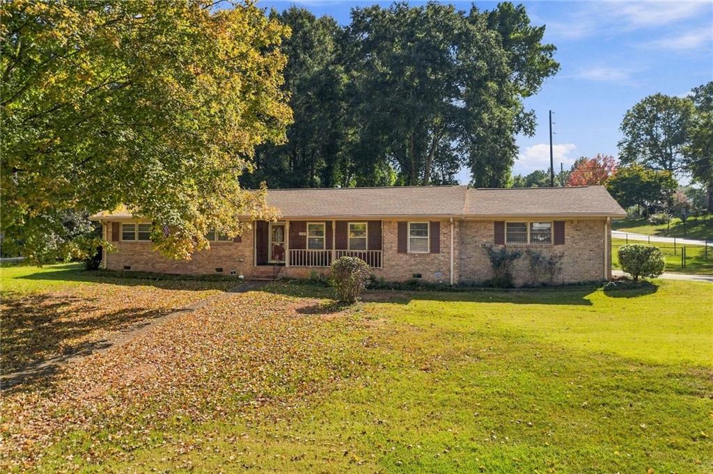 2545 Country Club Drive Property Photo 1