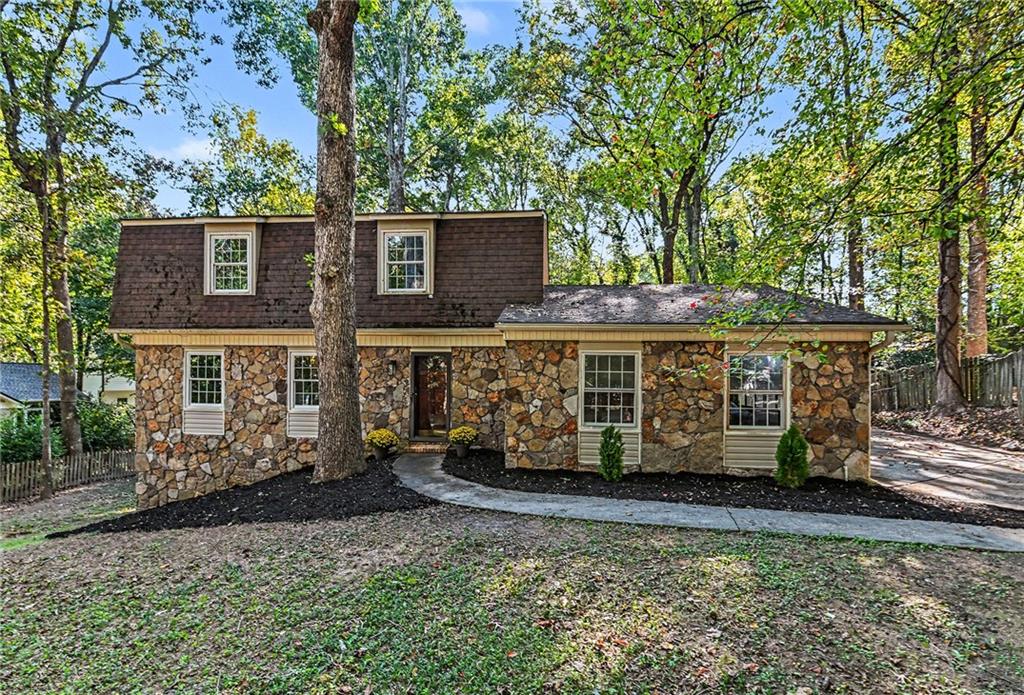 201 Hunting Creek Drive Property Photo 1