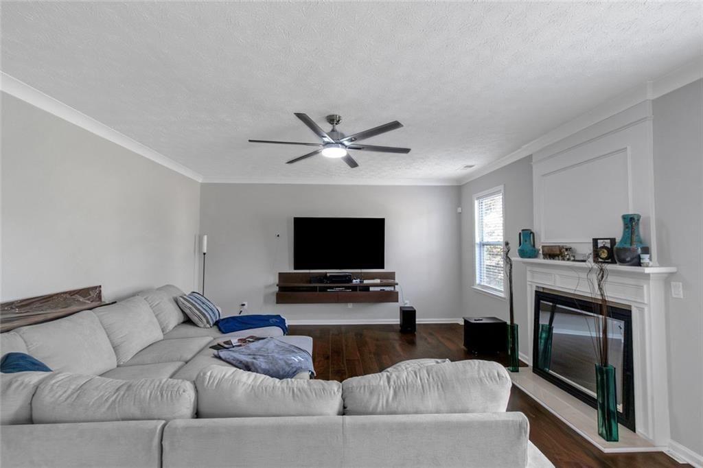 3152 Spruce Way Property Photo 6
