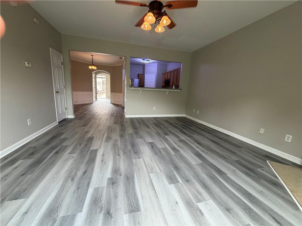 1917 Dilcrest Drive Property Photo 5