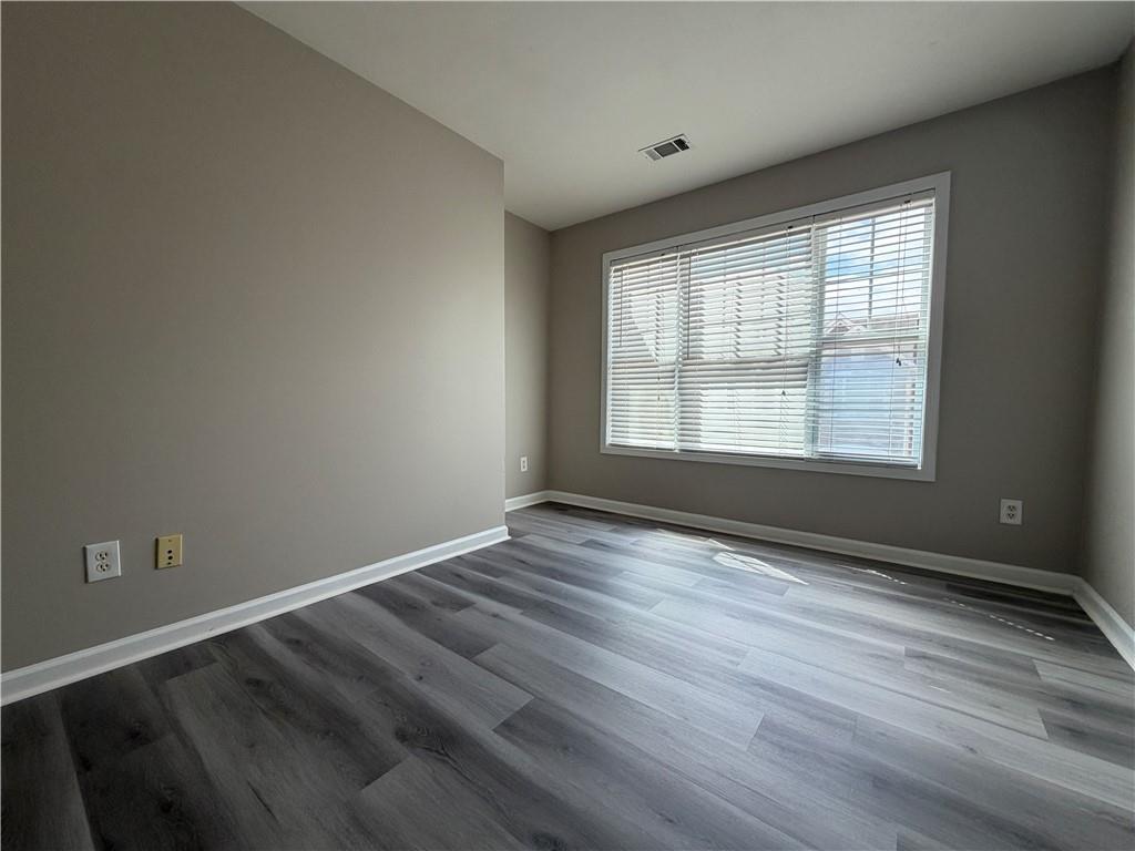 1917 Dilcrest Drive Property Photo 14