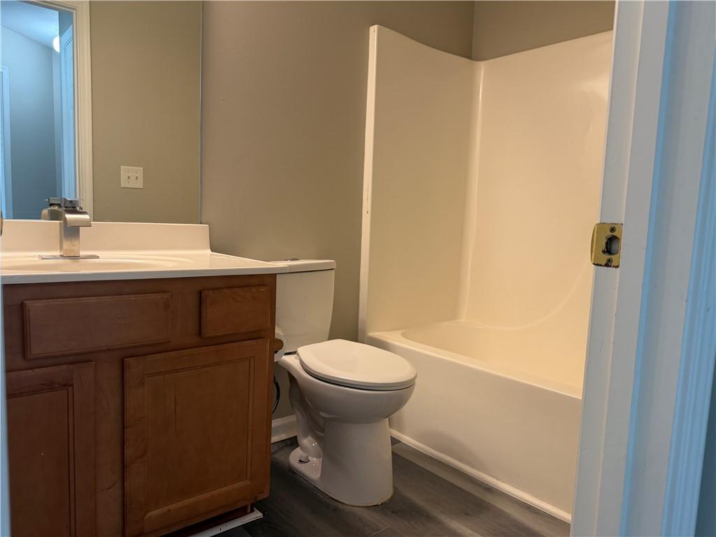 1917 Dilcrest Drive Property Photo 15
