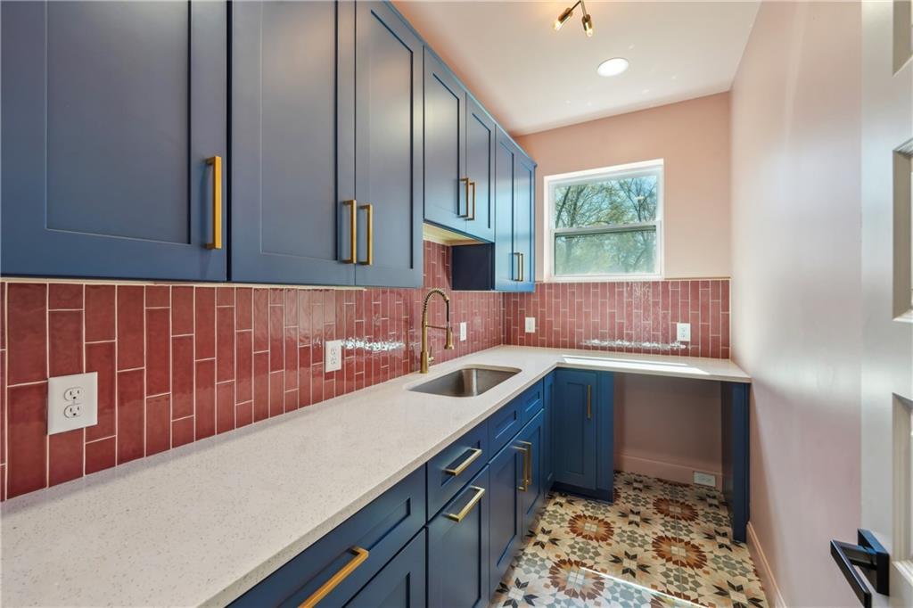 3087 Alston Drive Property Photo 9