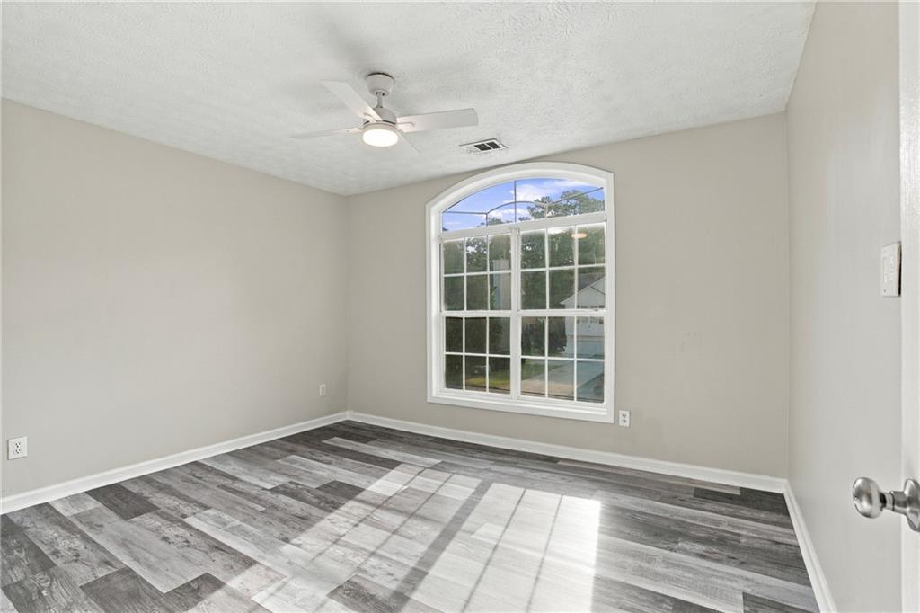 10700 Barberry Drive Property Photo 7
