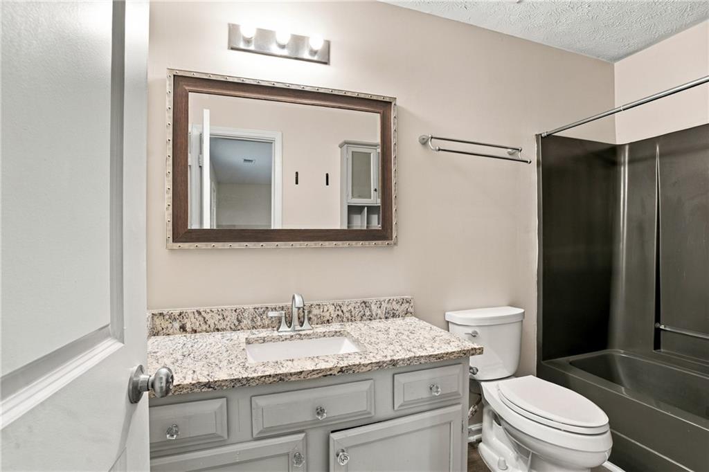 10700 Barberry Drive Property Photo 12