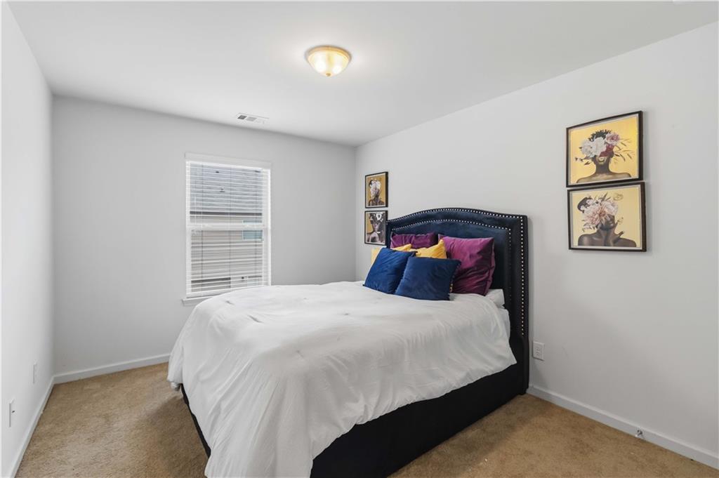 5708 Radford Loop Property Photo 8