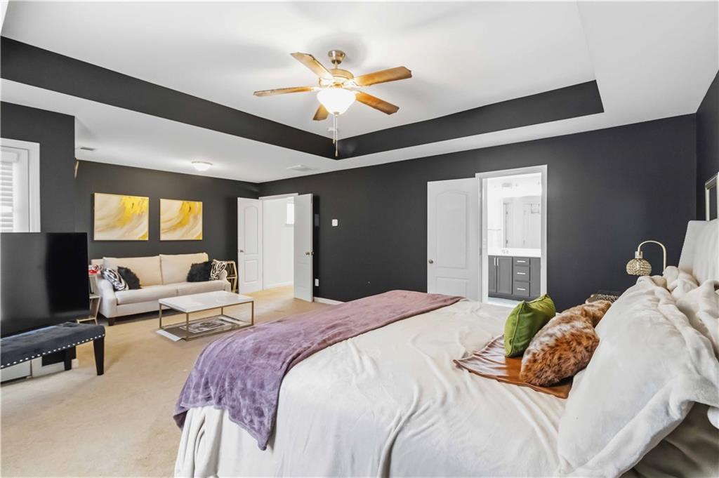 5708 Radford Loop Property Photo 11