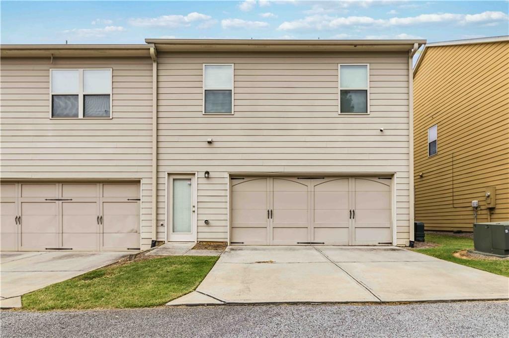 5708 Radford Loop Property Photo 14