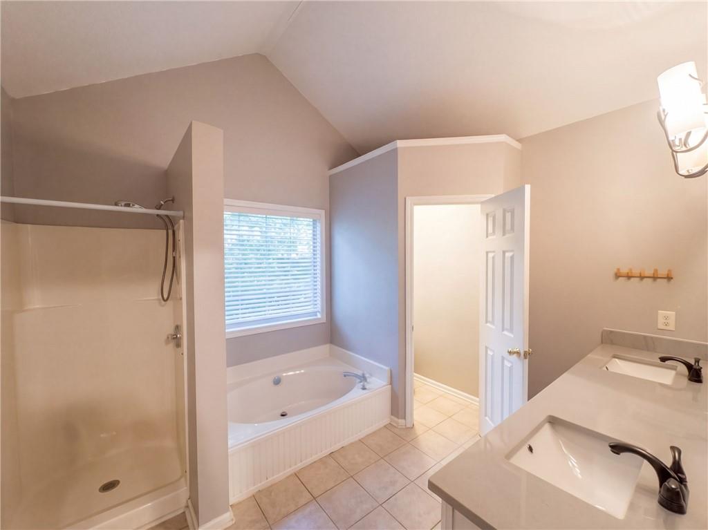 402 Eileen Circle Property Photo 8