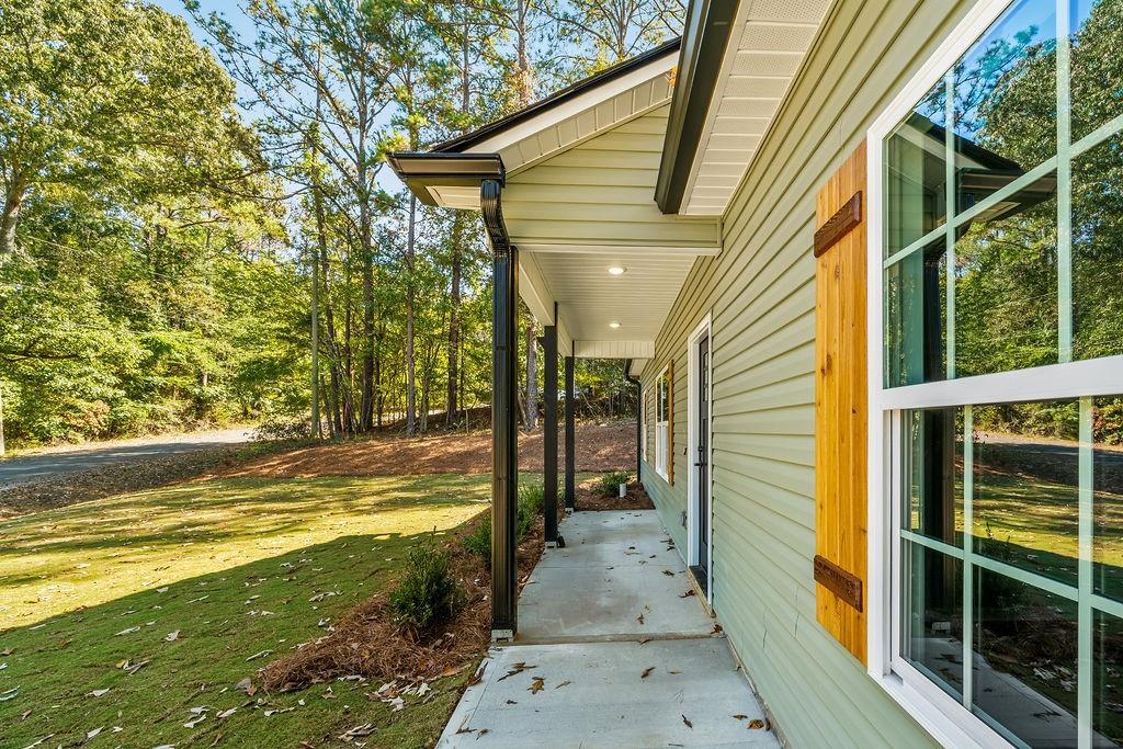 652 Harris Circle Property Photo 3