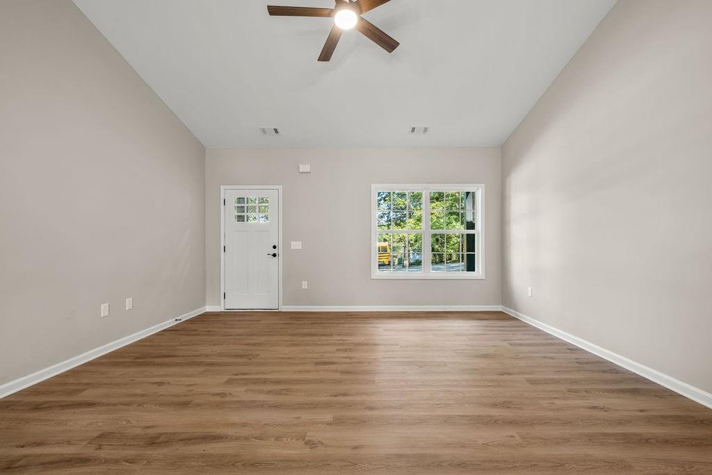 652 Harris Circle Property Photo 18