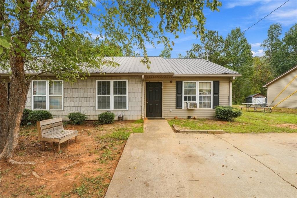 324 Avalon Drive Property Photo 3