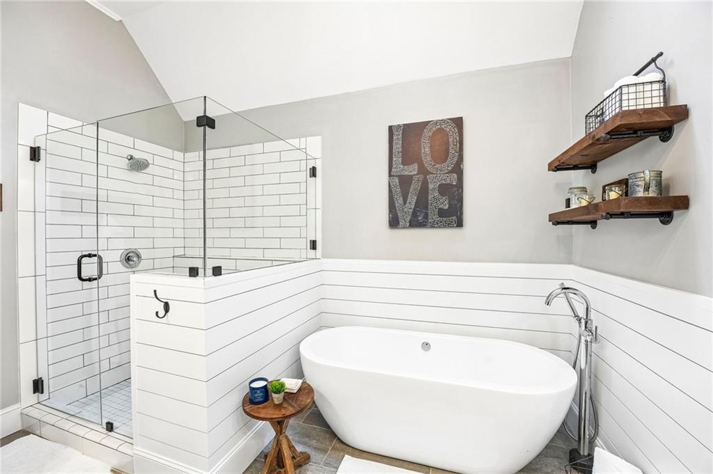 5345 Devonshire Way Property Photo 33