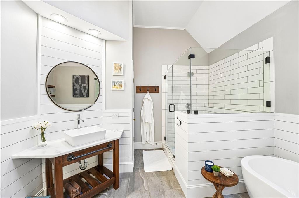 5345 Devonshire Way Property Photo 34