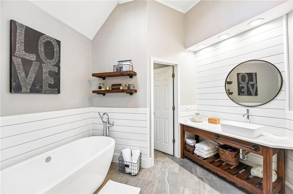 5345 Devonshire Way Property Photo 35