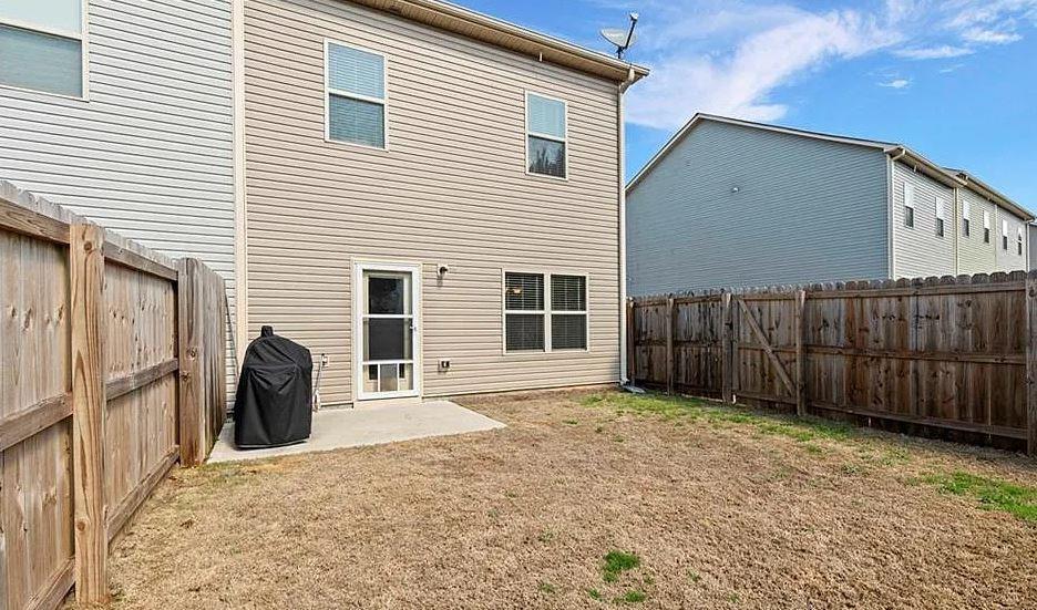 629 Oakside Place Property Photo 2