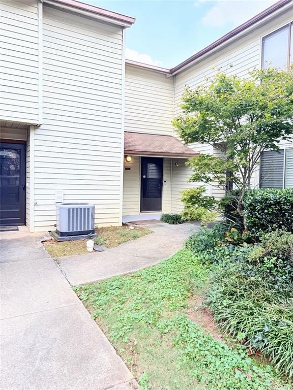 1014 Country Court Property Photo 1
