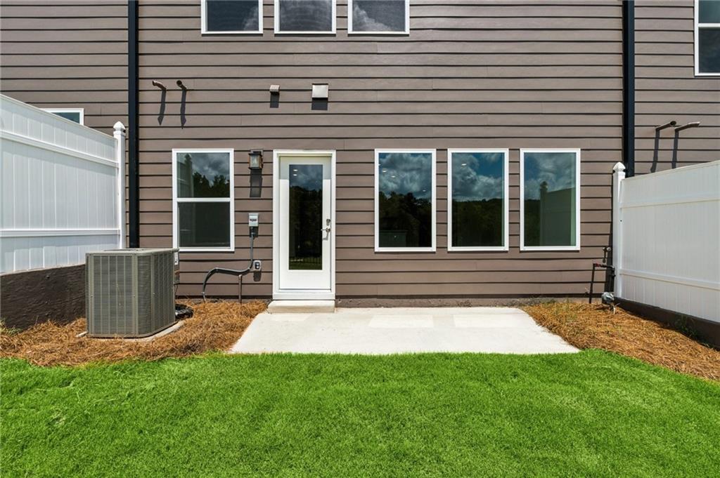 206 Redbud Road Property Photo 2