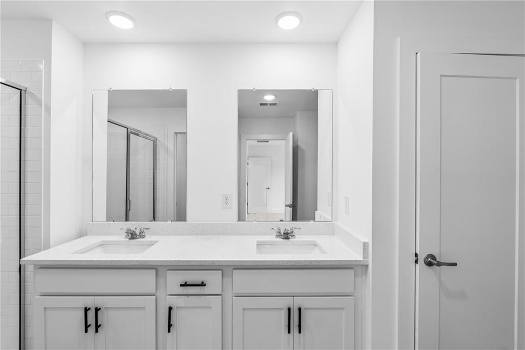 206 Redbud Road Property Photo 14