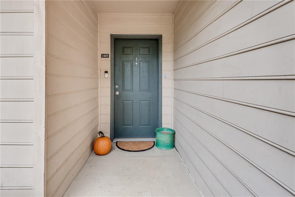 1605 Beaumont Circle Property Photo 3