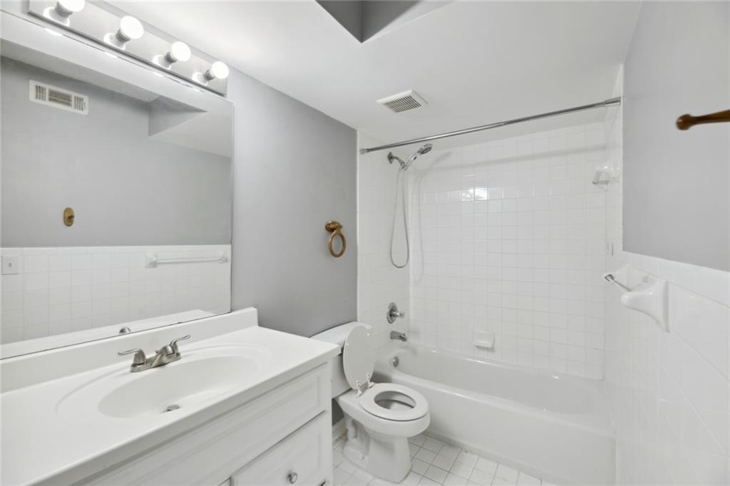 3091 Colonial Way Unit B1 Property Photo 8