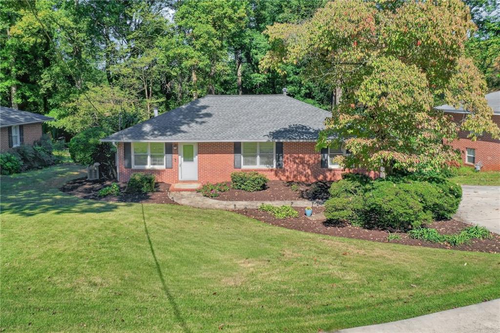 2085 Clearwater Drive Property Photo 1