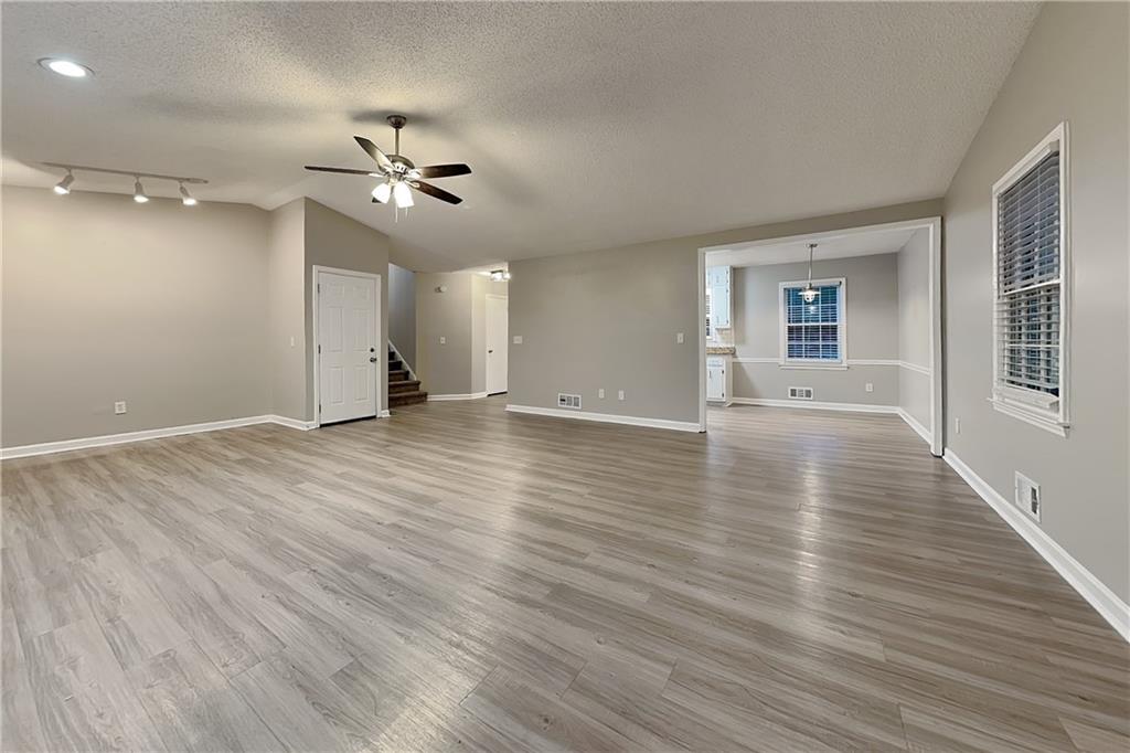 2211 Grayfield Drive Property Photo 2