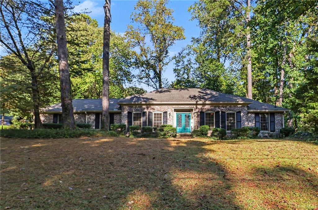 2027 Gainsborough Drive Property Photo 1