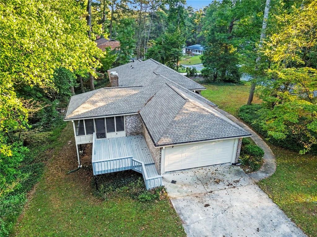 2027 Gainsborough Drive Property Photo 28