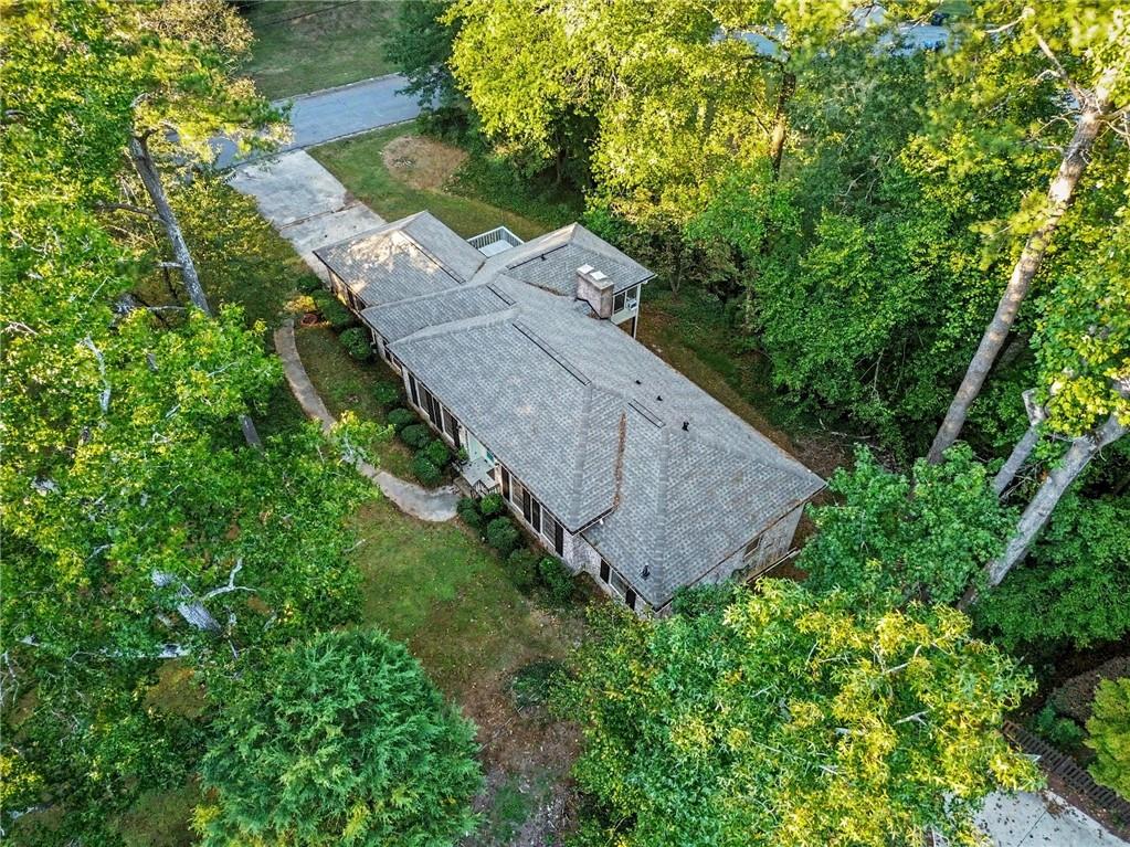 2027 Gainsborough Drive Property Photo 29
