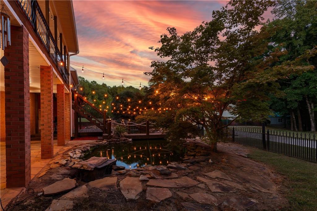 221 Valley Way Property Photo 3