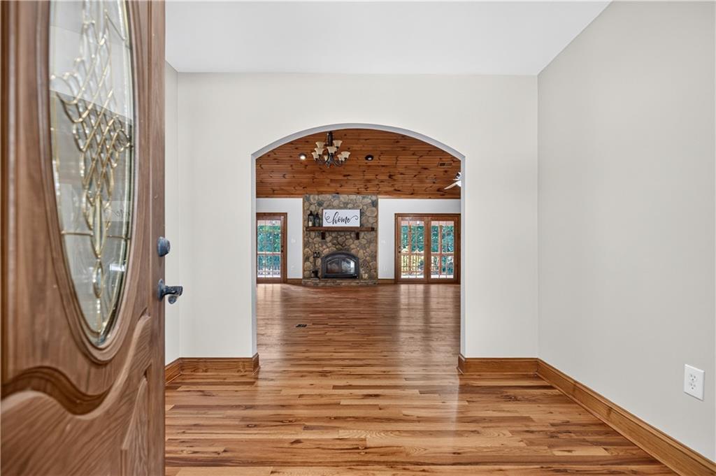 221 Valley Way Property Photo 6