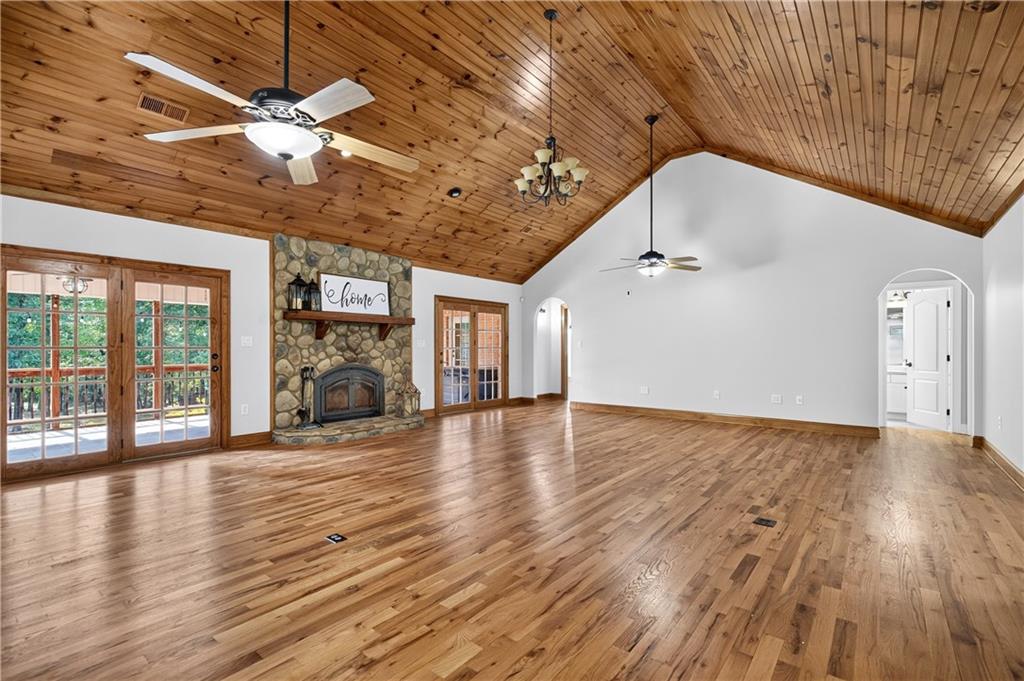 221 Valley Way Property Photo 8
