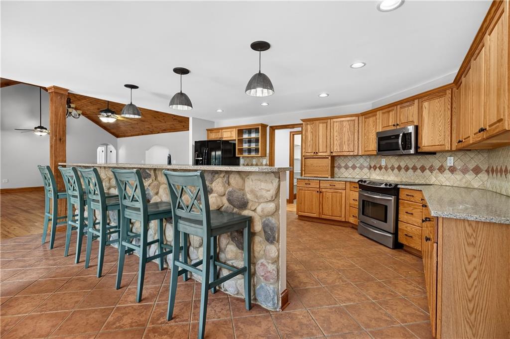 221 Valley Way Property Photo 13