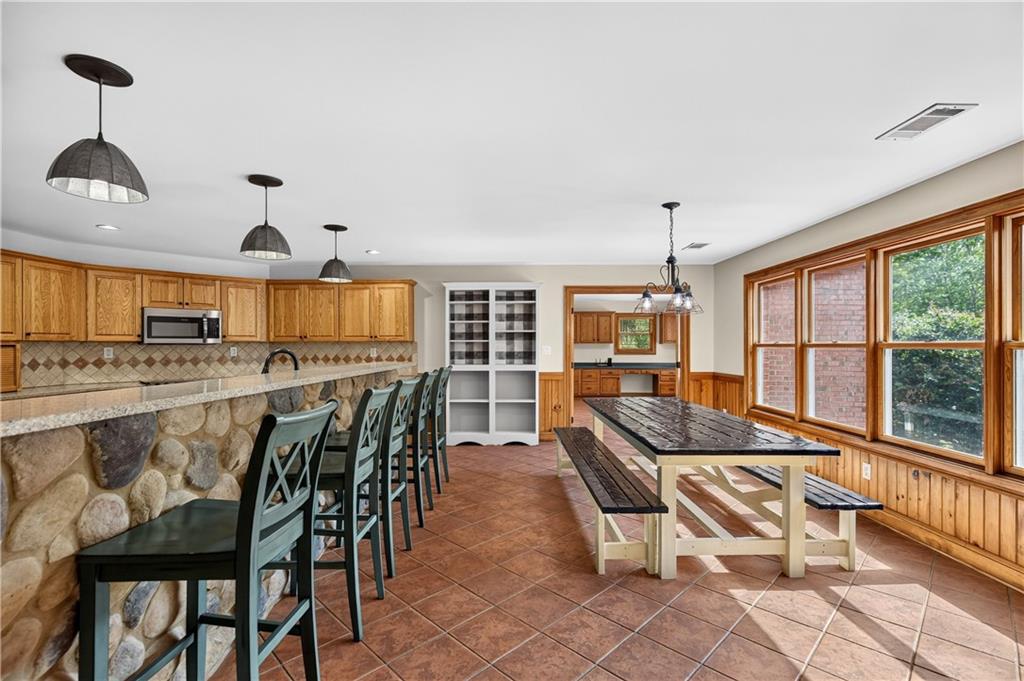 221 Valley Way Property Photo 14