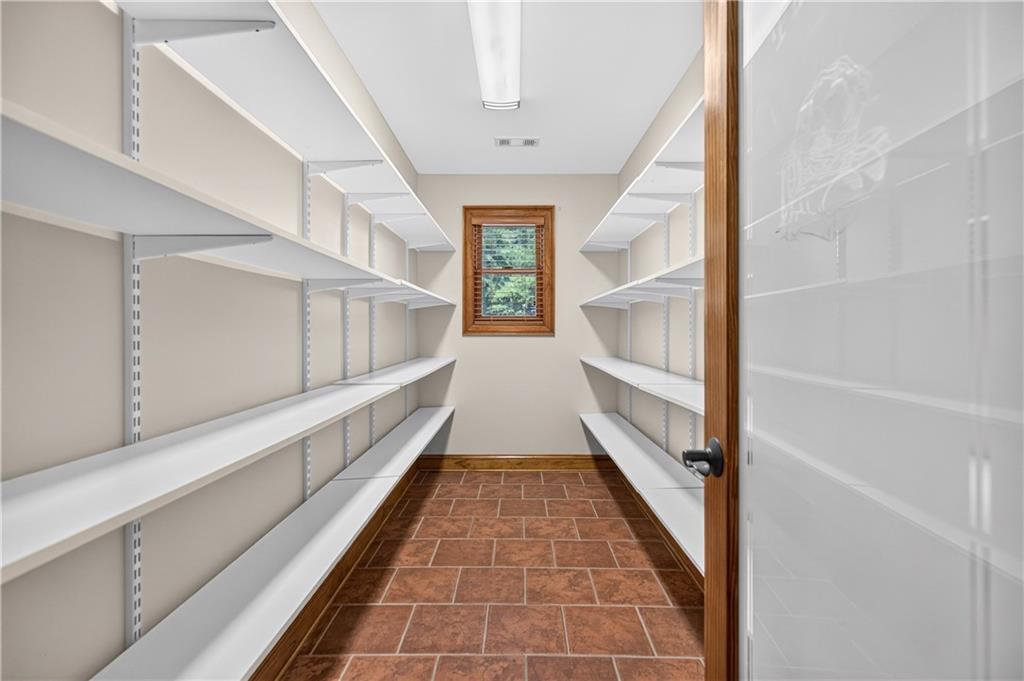 221 Valley Way Property Photo 16